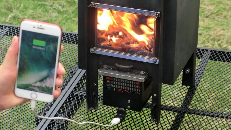 焚火をテーブルで！ さらに発電？ ミニ暖炉「こばこ」USB電源